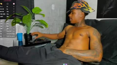 Snapshot of toower_ chatting on July 2026 09:09:02 PM T O W E R online show from July 2026 09:09:02 PM