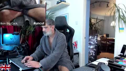 topalphaboss online show from November 2025 04:45:02 PM