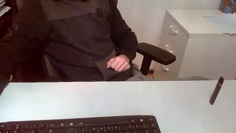 Topg84 online show from November 2025 05:08:01 PM