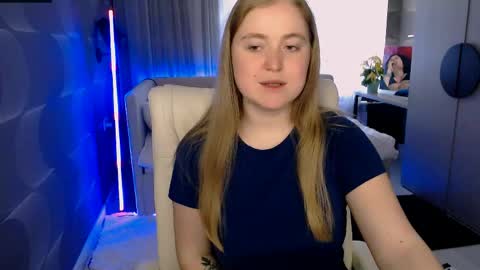 Snapshot of tori_blond chatting on April 2026 06:16:01 AM tori_blond online show from April 2026 06:16:01 AM