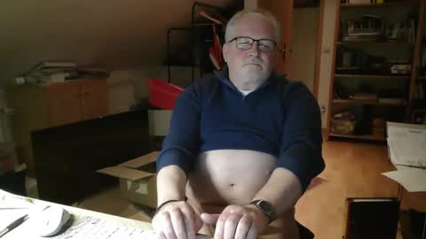 Snapshot of toto758 chatting on November 2025 08:42:01 PM toto758 online show from November 2025 08:42:01 PM