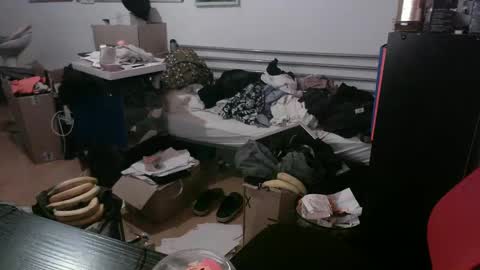 Snapshot of totox1989 chatting on December 2024 07:43:01 PM Totox online show from December 2024 07:43:01 PM