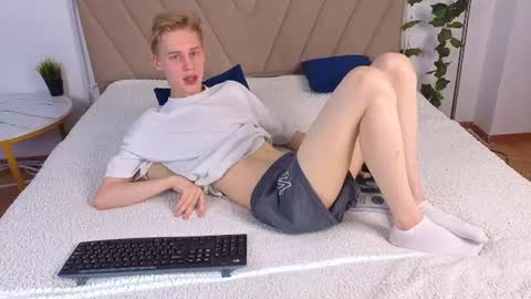 Snapshot of toxicpassion chatting on July 2026 11:28:01 AM Max online show from July 2026 11:28:01 AM