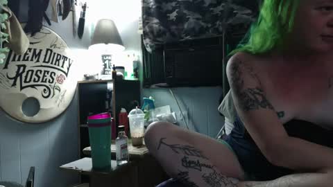 ToxicTemptress420 online show from January 2026 05:22:01 AM