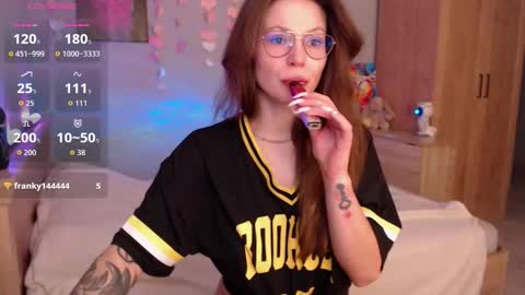 toxkiss online show from November 2025 05:29:02 AM