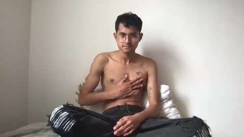 Snapshot of toy_sweet chatting on May 2026 04:37:02 PM Xander online show from May 2026 04:37:02 PM