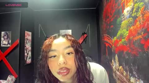 tracy_ks online show from December 2025 07:00:01 PM