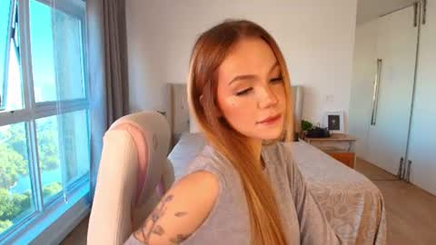 Snapshot of tracy_tay1or chatting on July 2026 11:05:01 AM Tracy GMT2 Mon 3 AM - 4 PM Tue 3 AM - 4 PM Wed 3 AM - 4 PM Thur 3 AM - 4 PM Fri 3 AM - 4 PM online show from July 2026 11:05:01 AM