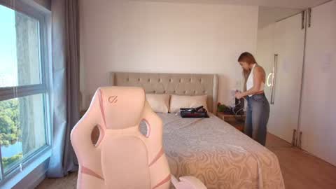 Snapshot of tracy_tay1or chatting on July 2026 11:03:02 AM Tracy GMT2 Mon 3 AM - 4 PM Tue 3 AM - 4 PM Wed 3 AM - 4 PM Thur 3 AM - 4 PM Fri 3 AM - 4 PM online show from July 2026 11:03:02 AM