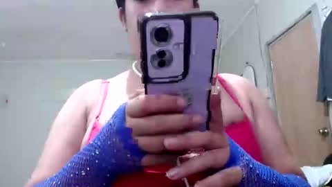 travelergirl online show from May 2026 05:53:01 PM