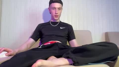 Snapshot of travis_gracile chatting on April 2026 08:20:02 AM Travis online show from April 2026 08:20:02 AM