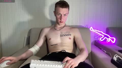 Snapshot of travis_gracile chatting on June 2026 09:11:02 AM Travis online show from June 2026 09:11:02 AM