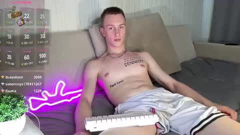 Snapshot of travis_gracile chatting on July 2026 10:21:02 AM Travis online show from July 2026 10:21:02 AM