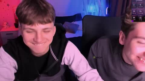 Travis online show from December 2025 08:59:01 PM