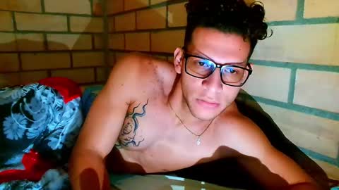 TRAVIS. online show from April 2026 12:17:01 PM