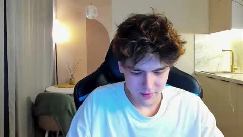 Snapshot of travisrivas chatting on October 2025 04:19:02 AM travisrivas online show from October 2025 04:19:02 AM