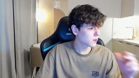 Snapshot of travisrivas chatting on October 2025 08:57:01 AM travisrivas online show from October 2025 08:57:01 AM