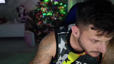 Snapshot of travissholden chatting on December 2024 04:34:02 AM TRAVISS HOLDEN online show from December 2024 04:34:02 AM