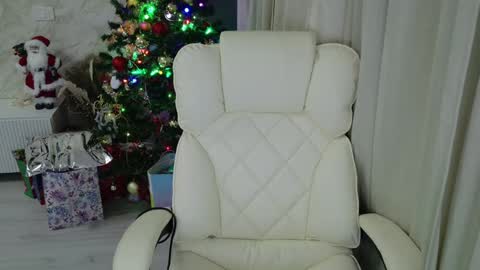 Snapshot of travissholden chatting on December 2024 11:39:01 PM TRAVISS HOLDEN online show from December 2024 11:39:01 PM