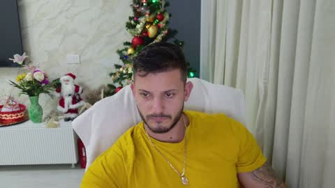 Snapshot of travissholden chatting on December 2024 05:04:02 AM TRAVISS HOLDEN online show from December 2024 05:04:02 AM