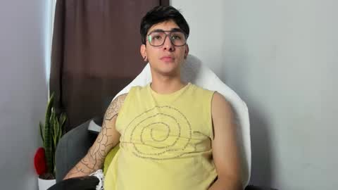 Trebol Lynn online show from December 2025 06:57:02 PM