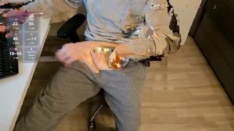 tree1989 online show from December 2025 06:58:01 PM