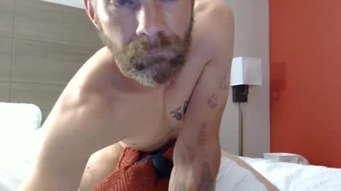 Snapshot of treeburner1 chatting on May 2026 06:19:02 AM TreeBurner1 online show from May 2026 06:19:02 AM