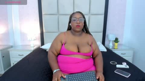 Snapshot of treisyvixen chatting on July 2026 03:17:02 AM Treisy Vixen big ass online show from July 2026 03:17:02 AM