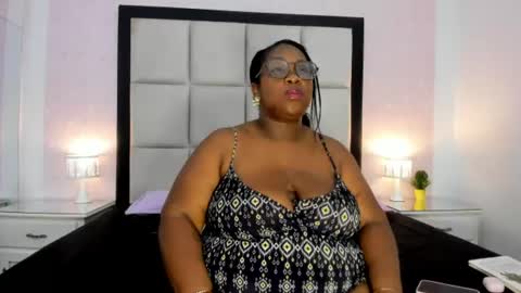Snapshot of treisyvixen chatting on July 2026 02:53:02 AM Treisy Vixen big ass online show from July 2026 02:53:02 AM
