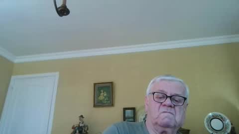 Snapshot of trekbeestje1 chatting on March 2026 09:45:01 AM trekbeestje online show from March 2026 09:45:01 AM