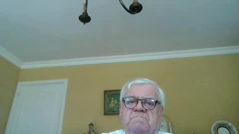 Snapshot of trekbeestje1 chatting on April 2026 11:20:01 AM trekbeestje online show from April 2026 11:20:01 AM