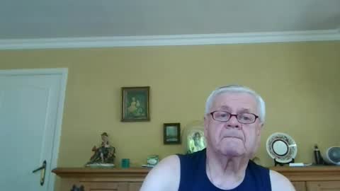 Snapshot of trekbeestje1 chatting on May 2026 07:37:01 AM trekbeestje online show from May 2026 07:37:01 AM