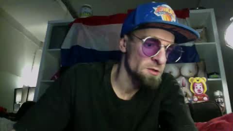 Trevor Reinson online show from November 2025 01:33:02 AM