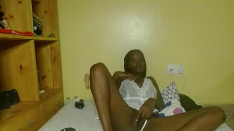 Snapshot of trey_queens chatting on June 2026 12:22:02 PM trey_queens online show from June 2026 12:22:02 PM
