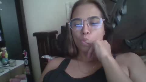 triana_bell online show from January 2026 04:10:01 PM