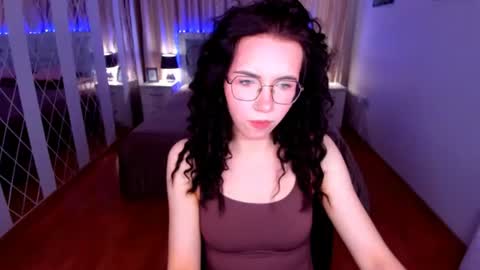 Snapshot of triciadaisy chatting on June 2026 04:03:01 AM TriciaDaisy online show from June 2026 04:03:01 AM