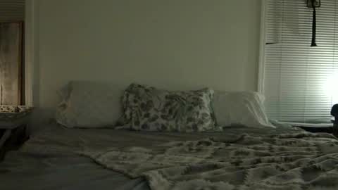 trickquestion online show from November 2025 06:23:02 AM