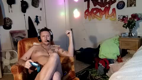 Snapshot of trillnonymau5 chatting on December 2024 06:43:02 AM trillnonymau5 online show from December 2024 06:43:02 AM