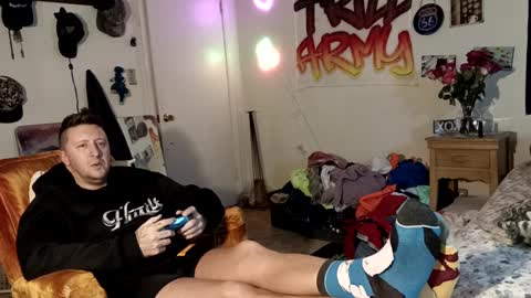 Snapshot of trillnonymau5 chatting on December 2024 03:45:02 PM trillnonymau5 online show from December 2024 03:45:02 PM