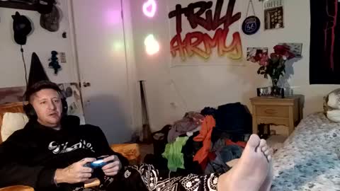 Snapshot of trillnonymau5 chatting on December 2024 10:14:02 PM trillnonymau5 online show from December 2024 10:14:02 PM