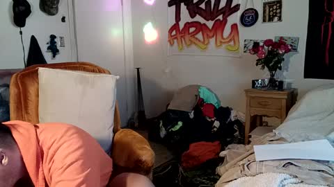 Snapshot of trillnonymau5 chatting on December 2024 07:18:01 PM trillnonymau5 online show from December 2024 07:18:01 PM