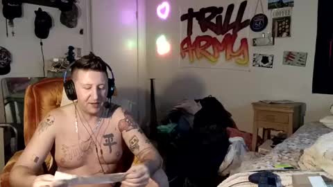 Snapshot of trillnonymau5 chatting on December 2024 11:07:02 PM trillnonymau5 online show from December 2024 11:07:02 PM