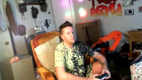 Snapshot of trillnonymau5 chatting on December 2024 07:11:02 PM trillnonymau5 online show from December 2024 07:11:02 PM