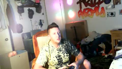 Snapshot of trillnonymau5 chatting on December 2024 01:20:02 AM trillnonymau5 online show from December 2024 01:20:02 AM