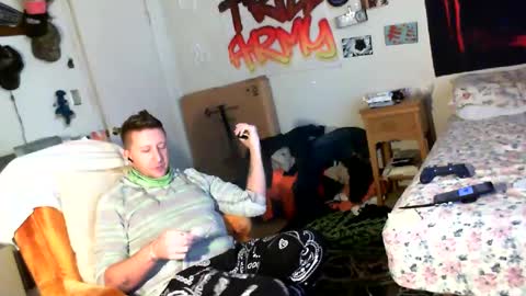 Snapshot of trillnonymau5 chatting on December 2024 06:09:01 PM trillnonymau5 online show from December 2024 06:09:01 PM