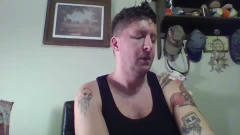 Snapshot of trillnonymau5 chatting on January 2025 01:35:01 AM trillnonymau5 online show from January 2025 01:35:01 AM