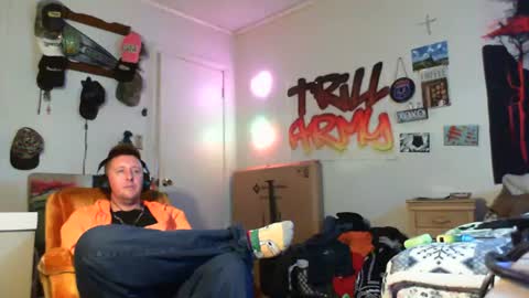Snapshot of trillnonymau5 chatting on January 2025 08:29:01 PM trillnonymau5 online show from January 2025 08:29:01 PM