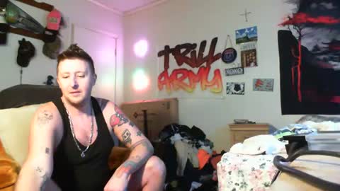 Snapshot of trillnonymau5 chatting on January 2025 03:23:02 AM trillnonymau5 online show from January 2025 03:23:02 AM