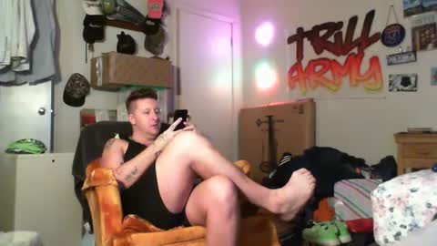 Snapshot of trillnonymau5 chatting on January 2025 04:15:02 AM trillnonymau5 online show from January 2025 04:15:02 AM