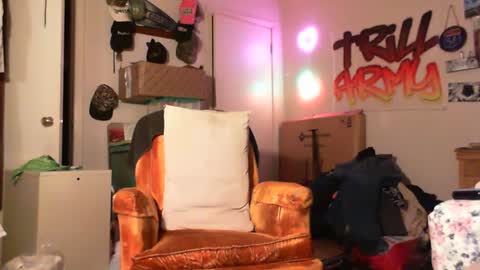 Snapshot of trillnonymau5 chatting on January 2025 03:44:02 AM trillnonymau5 online show from January 2025 03:44:02 AM